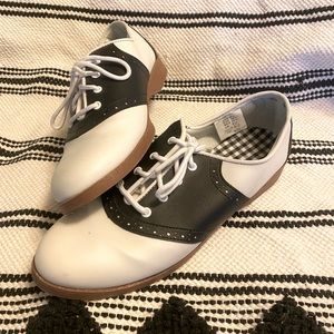 Predictions Saddle Shoes